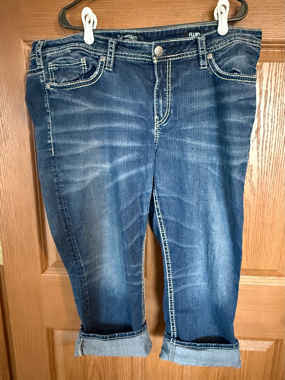 Silver Jeans Medium Blue Cropped Roll-Cuff Capris